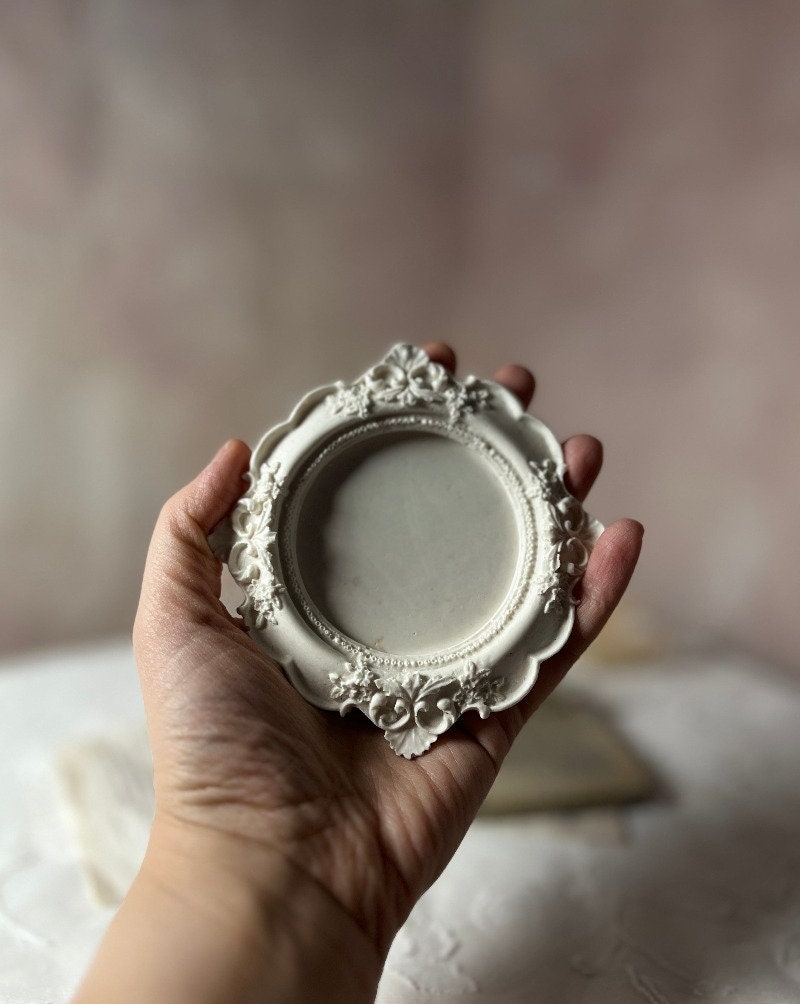 Ornate Round Candle Base