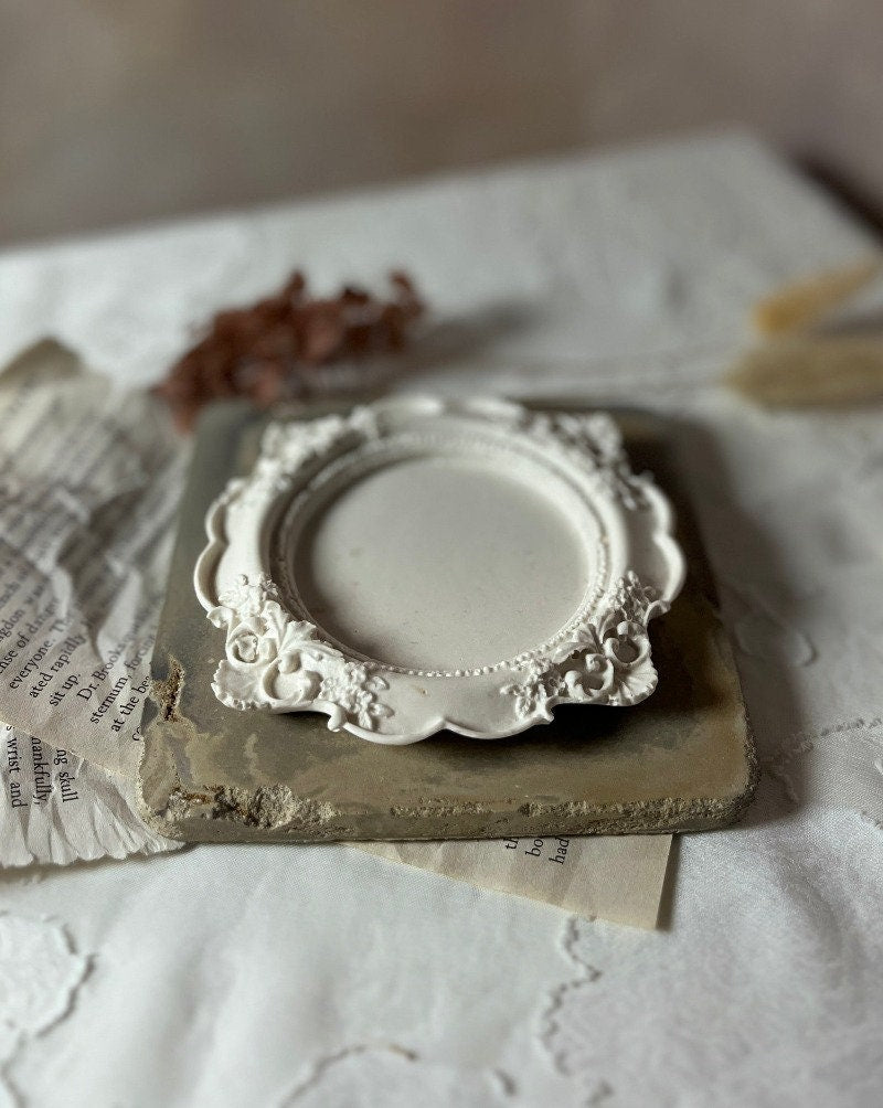 Ornate Round Candle Base