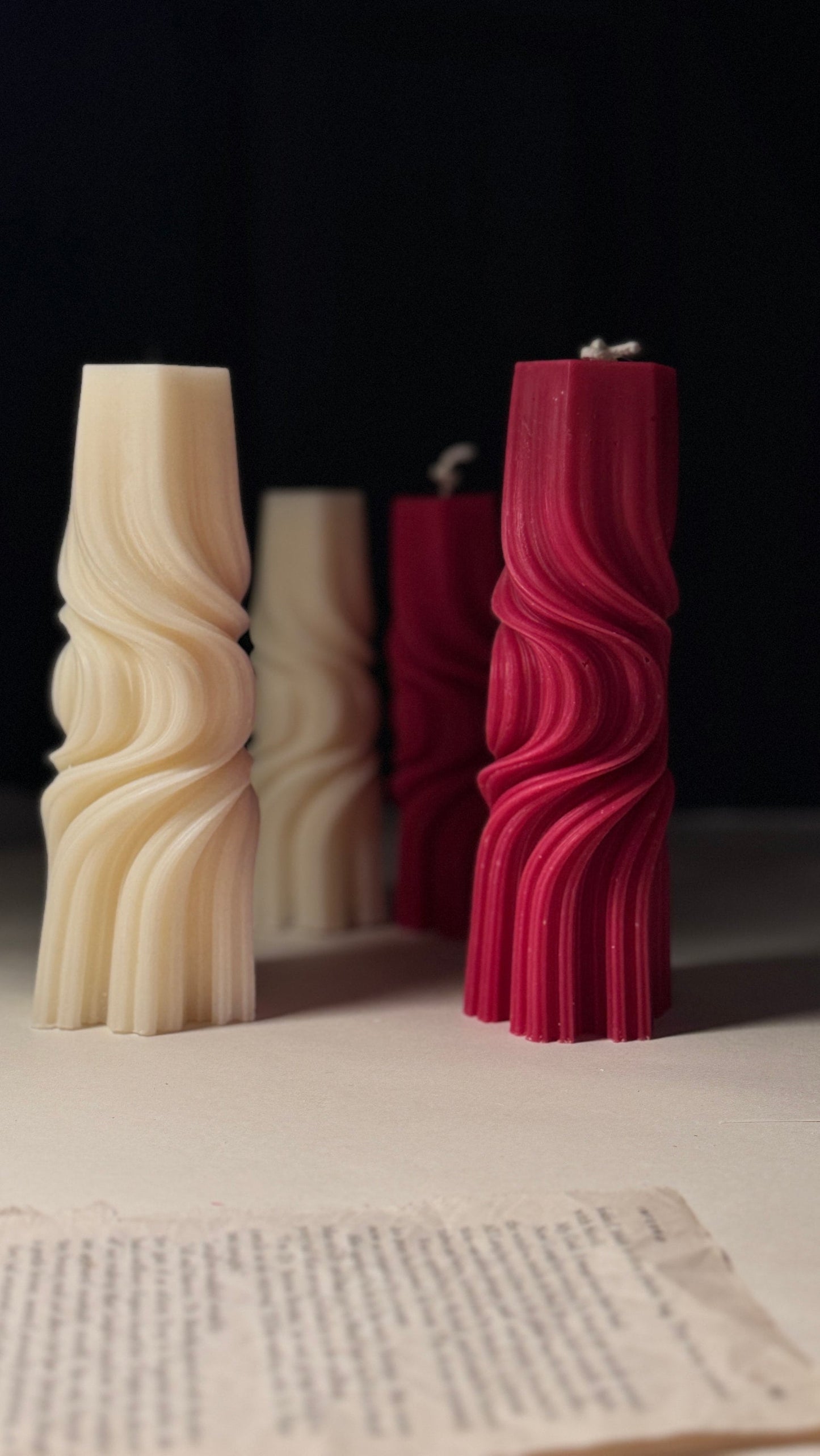 Wavy Pillar Swirl Candle Large Size