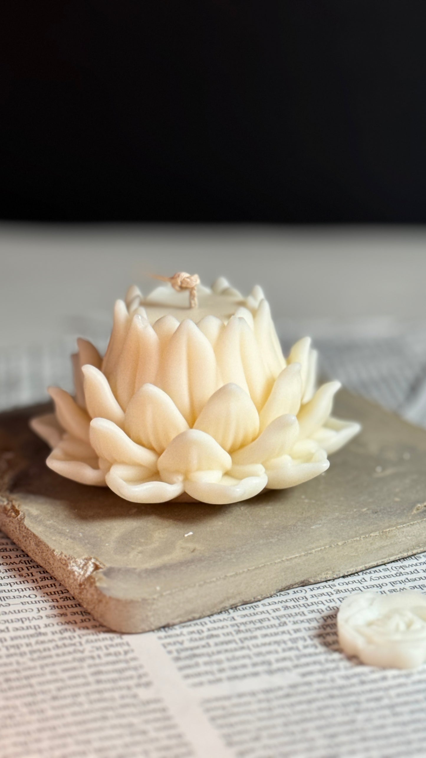 Lotus Glow Candle