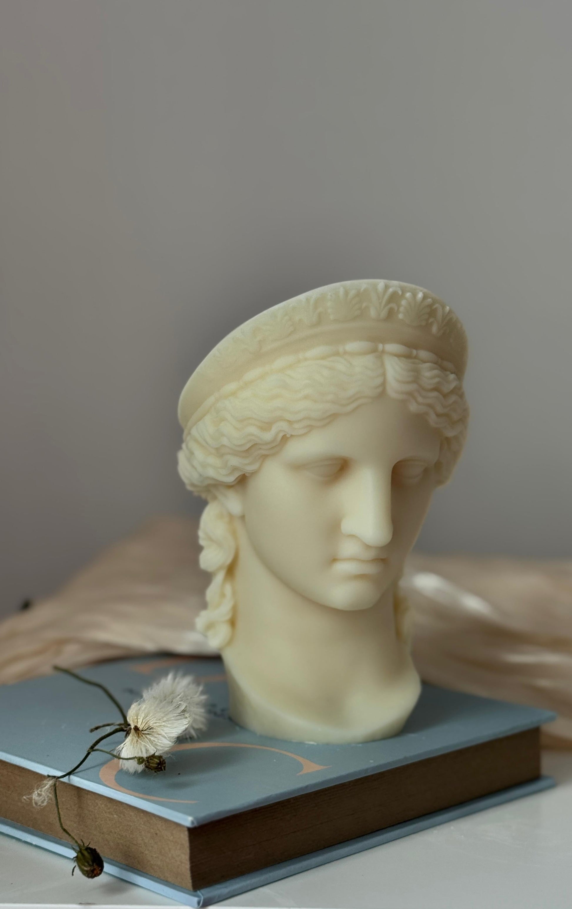Hera Bust Statue Candle – Handmade Soy Wax Sculpture 