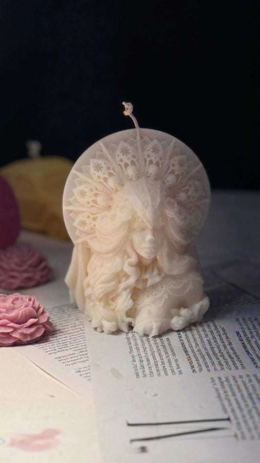 Queen Candle